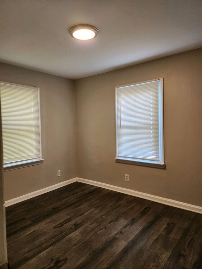 Foto del edificio - 7203 Albright| 3 Bedrooms, 1.0 Bath