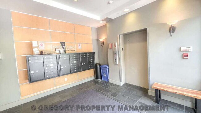 Foto del edificio - 925 110th Ave NE