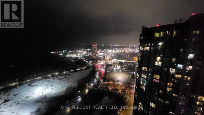 Photo du bâtiment - 215 Fort York Blvd