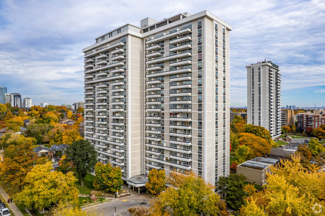 Primary Photo - 200 Balliol St