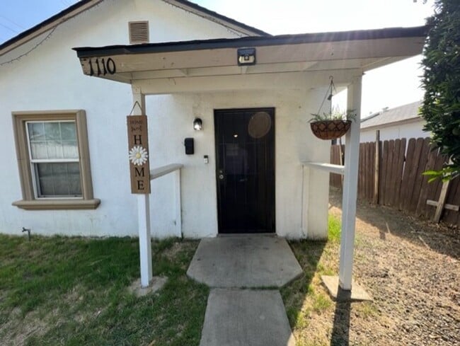 Building Photo - 1108 Wells Ave