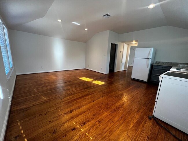 Foto del edificio - 4110 Bell St