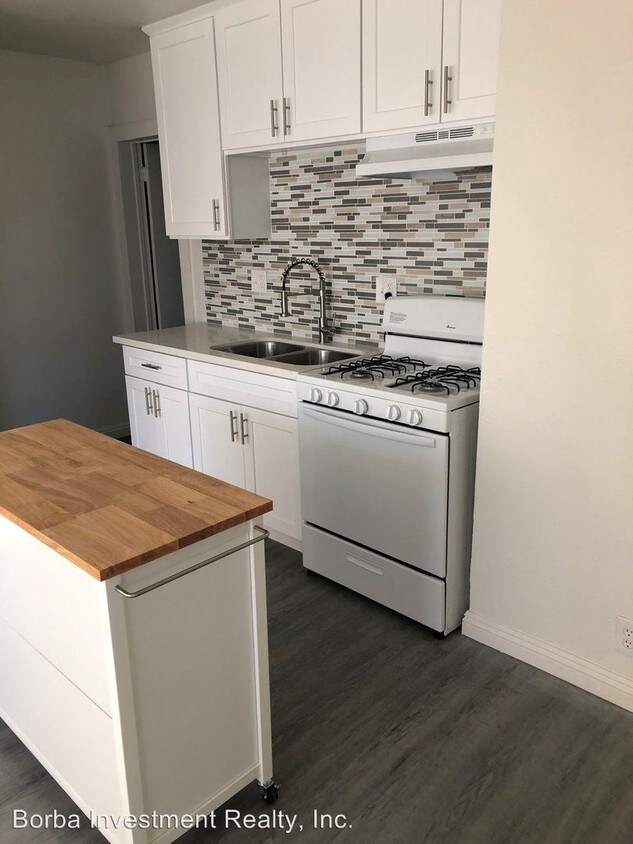 Foto principal - 215 W 8th St