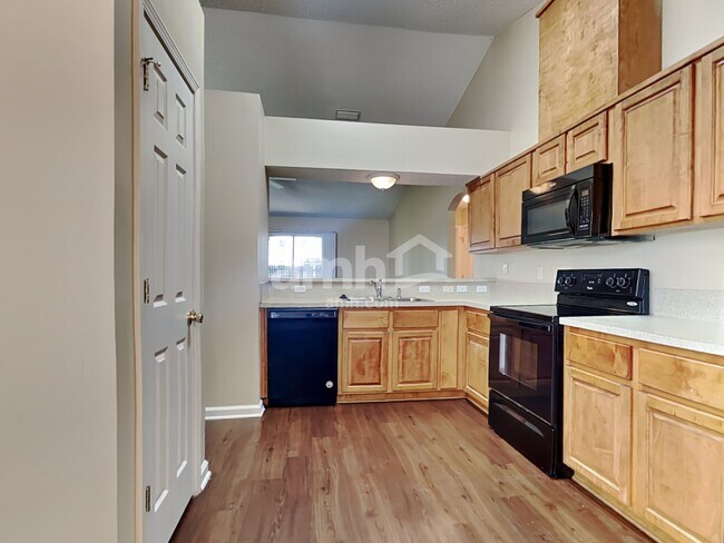 Building Photo - 1215 Summer Spring Dr