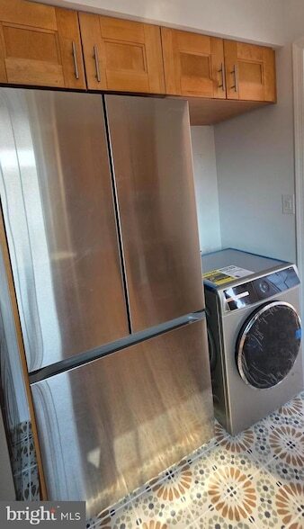 Foto del edificio - 165B Leeds Ct W