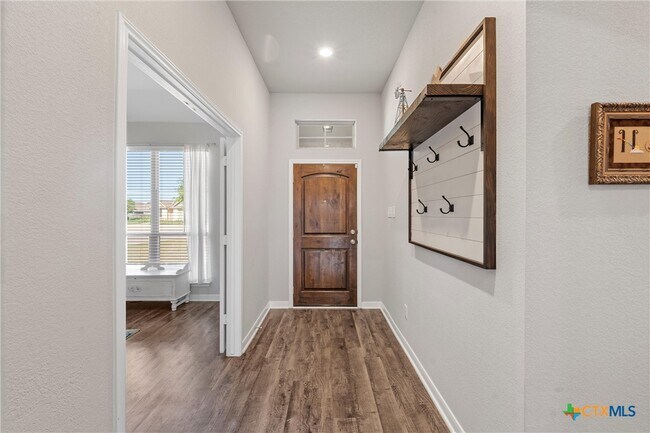 Foto del edificio - 5302 Lancaster Dr