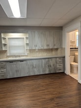 Building Photo - 296 Brown St