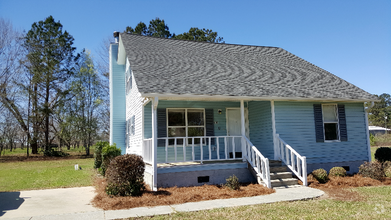 Building Photo - 609 Windcrest Dr