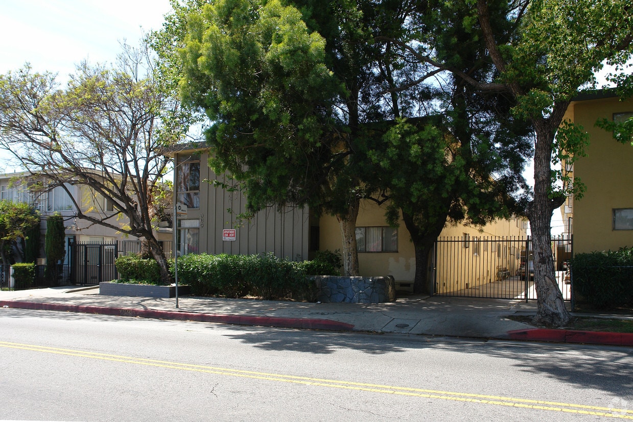 969 N Normandie, ¡alejado - 969 N Normandie Ave