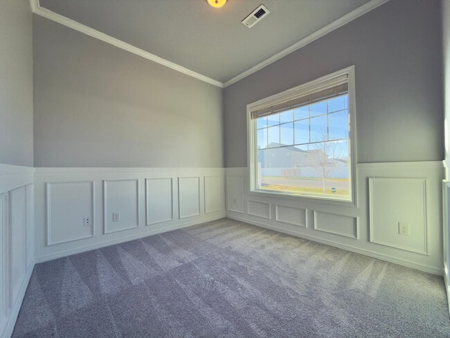 Building Photo - 515 S King St