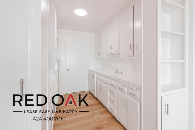 Foto del edificio - 319 S Clark Dr