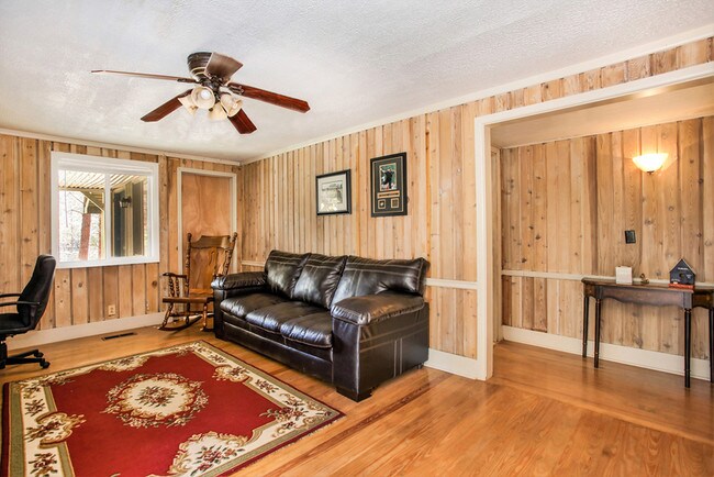 Building Photo - 39 Innsbruck Ln