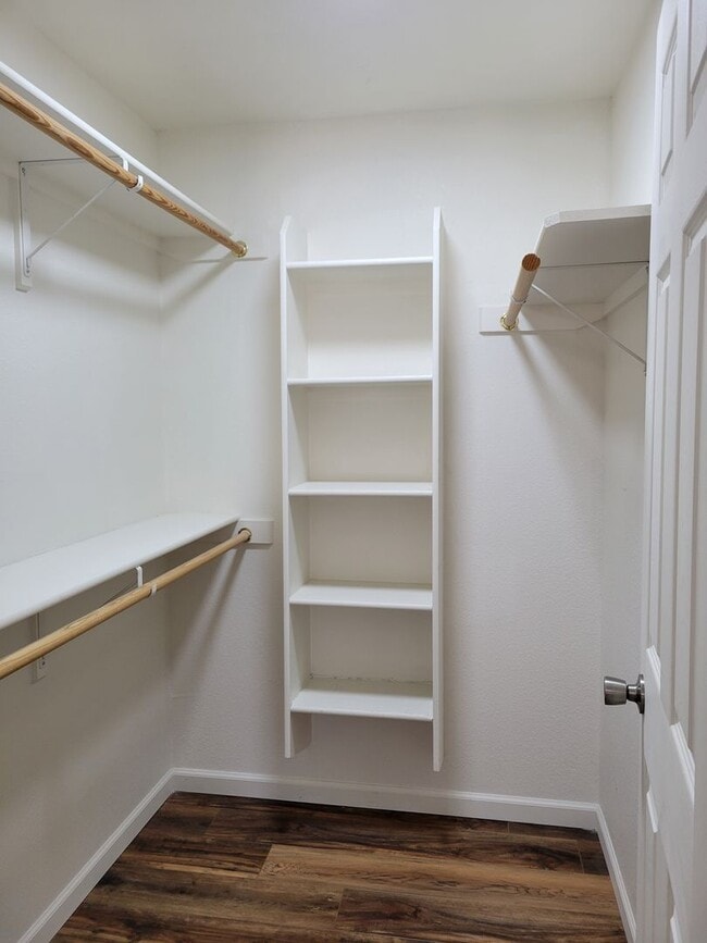 Building Photo - ALL PROSPECTIVE TENANTS MUST SUBMIT A $58 ...