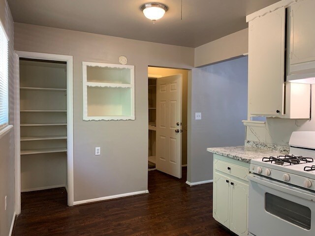Kitchen - 2330 S Main St