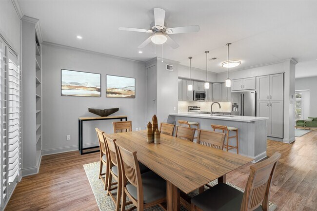 Foto del edificio - 14707 Barryknoll Ln