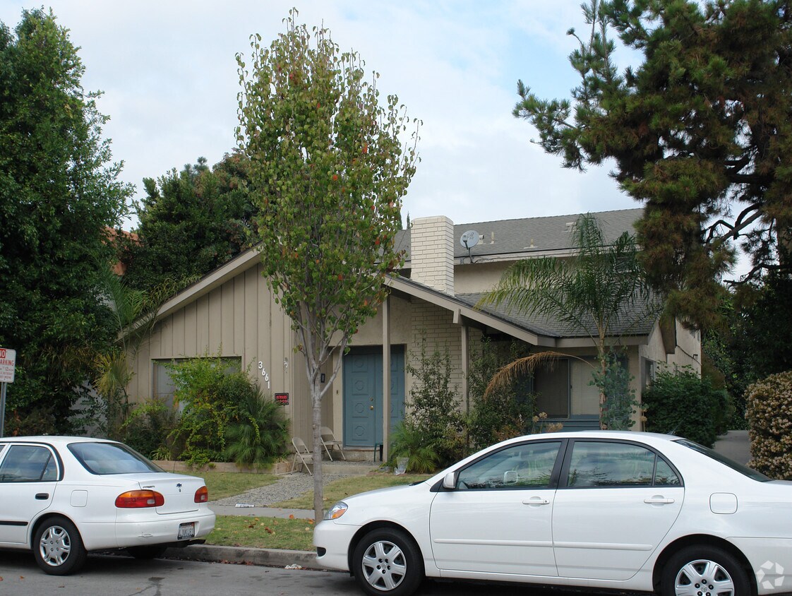 Building Photo - 3661 Howard Ave