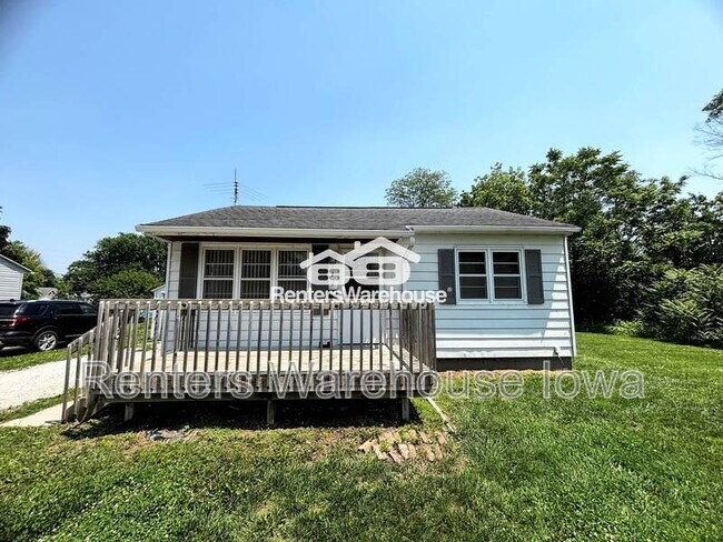 Building Photo - 219 S 14th St