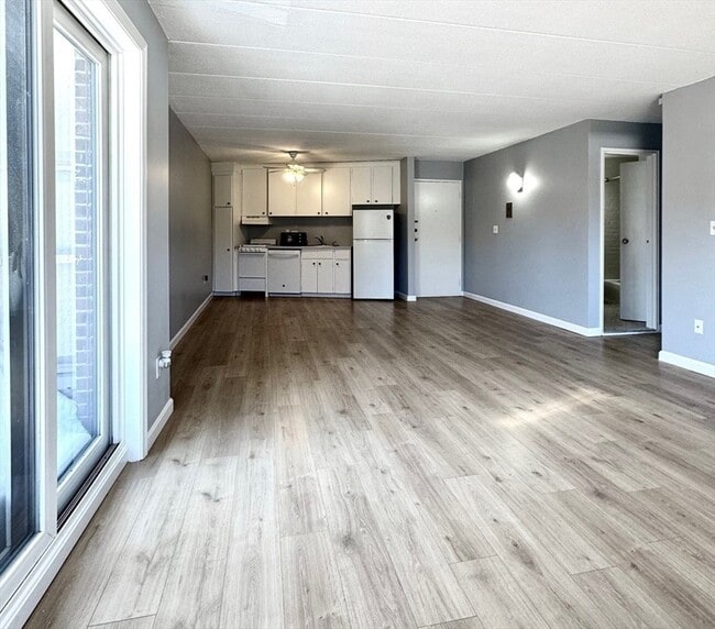 Building Photo - 147 Turner Rd