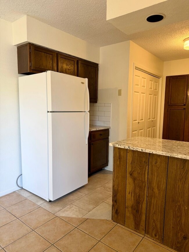 Building Photo - 400 Fawn Trail