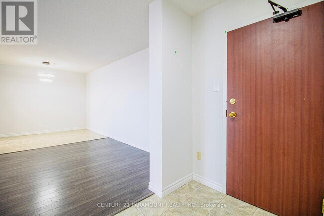 Photo du bâtiment - 100 County Ct Blvd