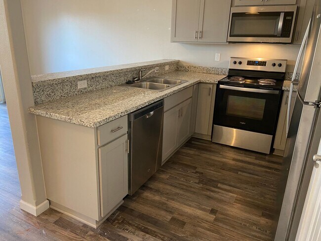 Building Photo - 171d