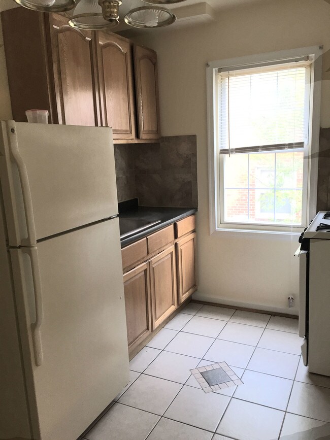 Foto del edificio - 8314 Flower Ave