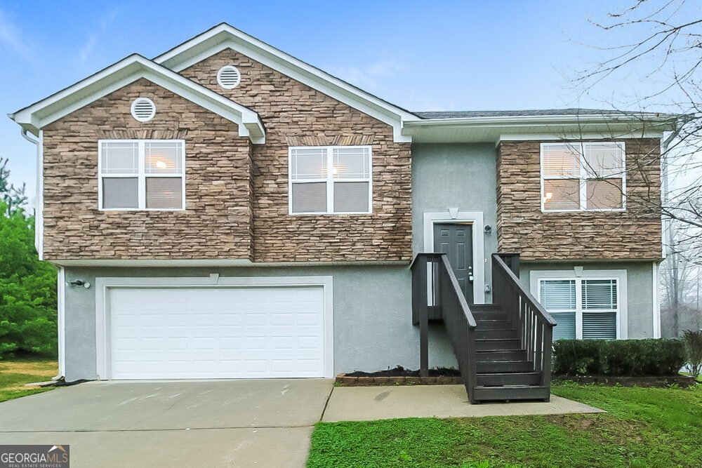 Primary Photo - 15 Rockingham Dr