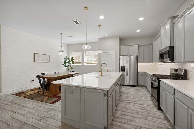 Foto del edificio - 15510 Bosque Valley Ct