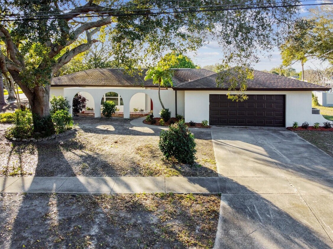 Foto principal - 570 Casler Ave