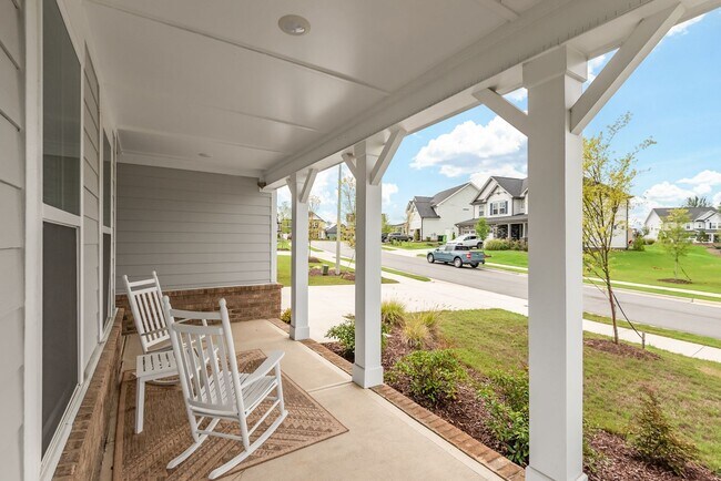 Building Photo - Beautiful 4 Bedroom, 3 Bathroom Home with ...