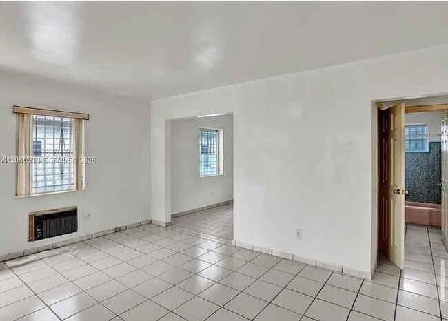 Building Photo - 831 NW 21st Ct