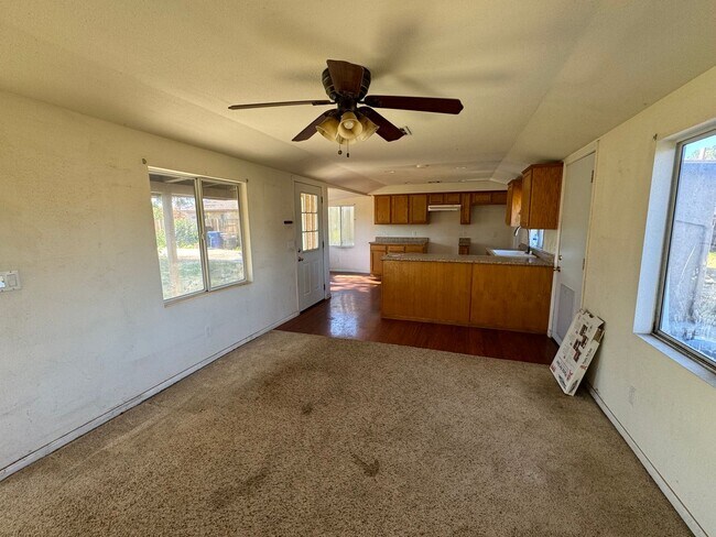 Building Photo - 3 Bedroom Home