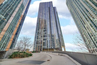 Building Photo - 211 N Harbor Dr