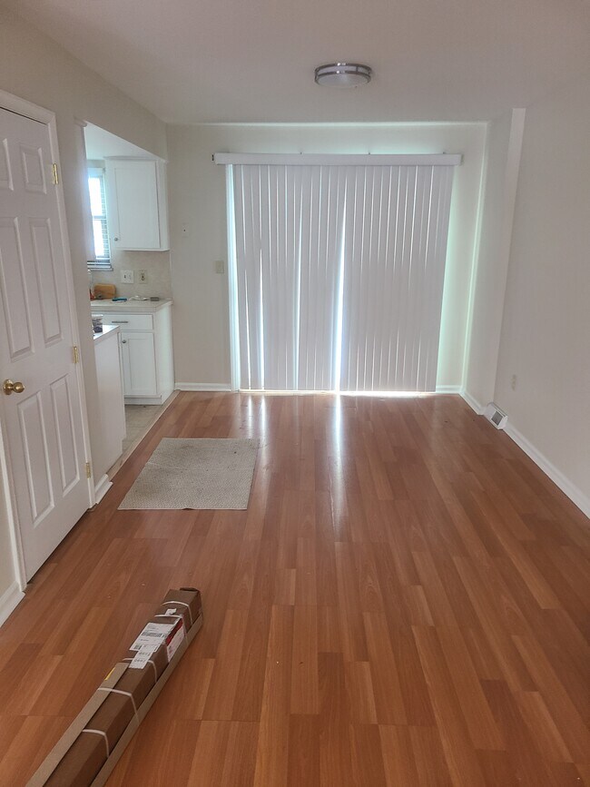 Building Photo - 1223 N Albright Ave