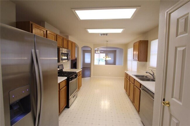 Foto del edificio - 226 Schaefer Blvd