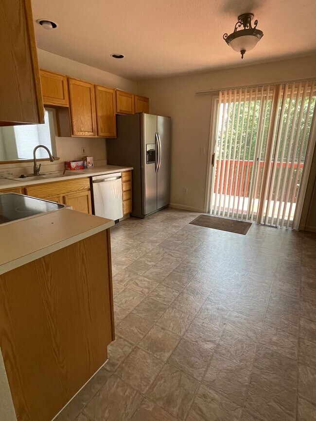 Building Photo - 3 bed 3 bath single Family House in Highlands Ranch