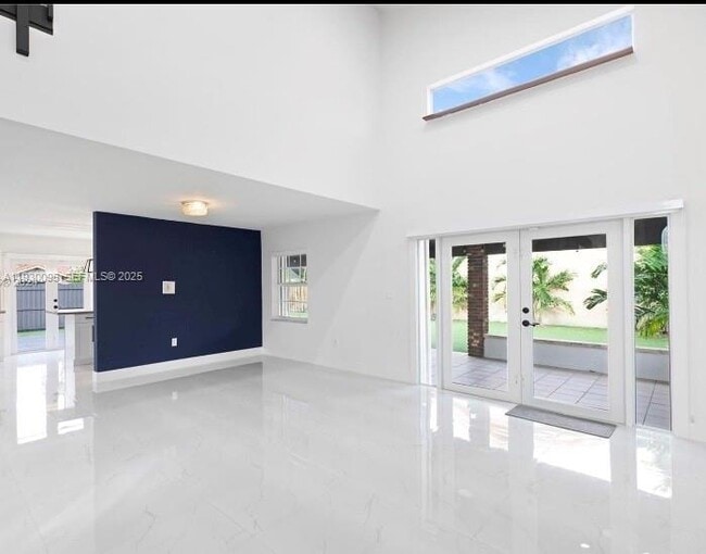 Building Photo - 9901 SW 136th Ct