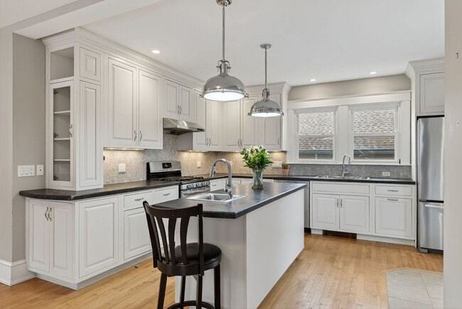 Sunny Bungalow in Willard Square - Sunny Bungalow in Willard Square House