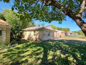 Building Photo - 3351 Caracas Dr