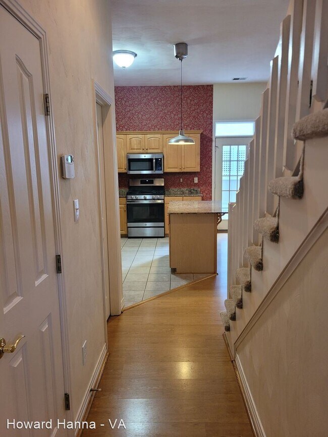 Foto del edificio - 4 br, 2.5 bath House - 2204 Leeway Court #45