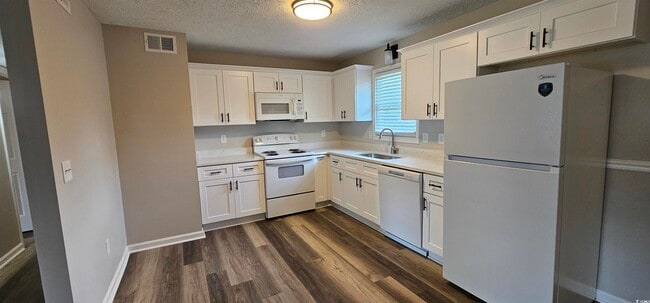 Building Photo - 620 Kristen Cir