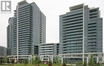Building Photo - 7165-7165 Yonge St