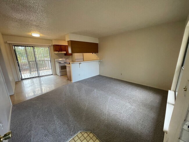 Foto del edificio - Cosy 2-1 1/2 with a great yard!