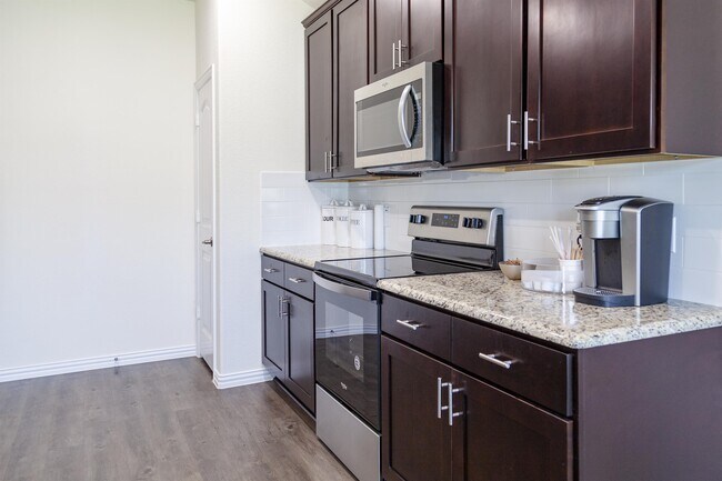 Foto del edificio - 2414 Abigail Ln