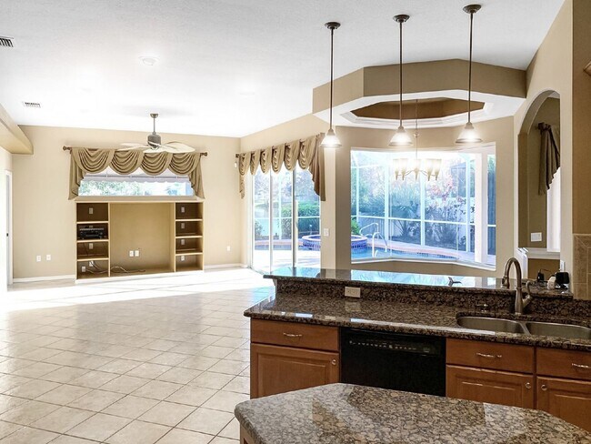 Building Photo - Annual 4-Bedroom, 3-Bath Pool Home with Outdoor Kitchen in Lakewood Ranch Greenbrook Village