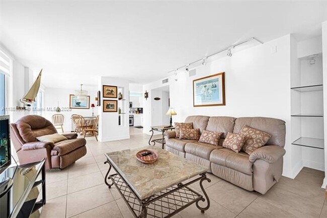 Foto del edificio - 2401 Collins Ave