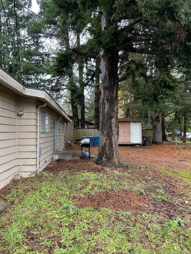 Building Photo - Cozy 3 bedrooms/ 1 bath house in Lynnwood.