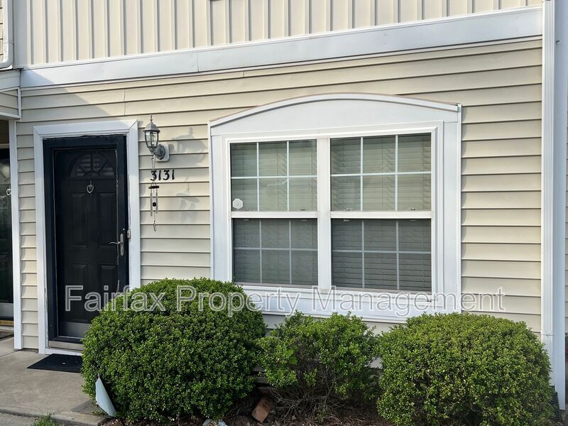Foto del edificio - 3131 Ivy Wood Ln