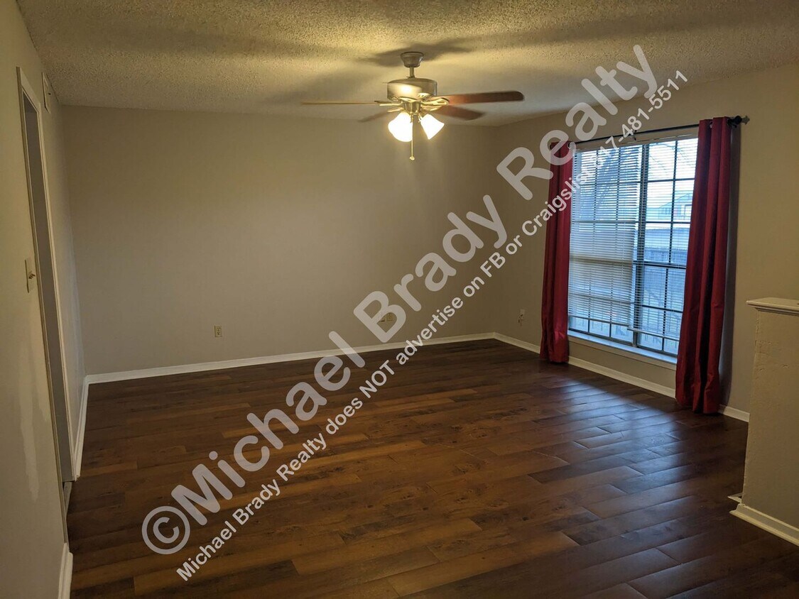 Foto principal - 2 Bedroom 2 bath unit