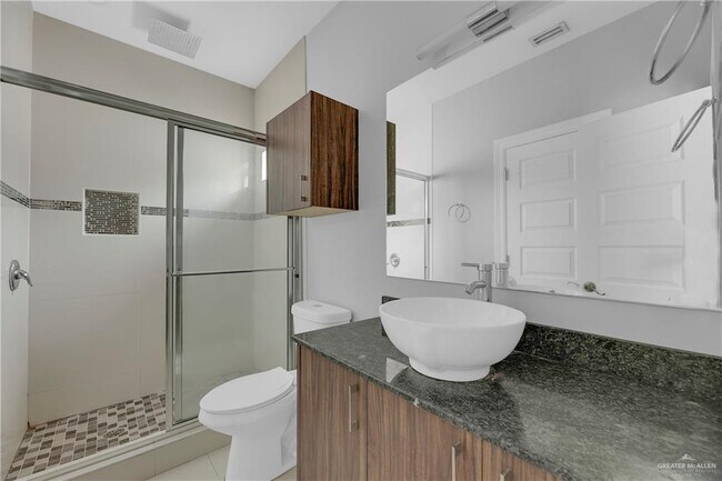 Foto del edificio - 2706 Larkspur Ave